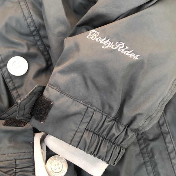 Betty Rides Snowboarding Jacket - Picture 2 of 8